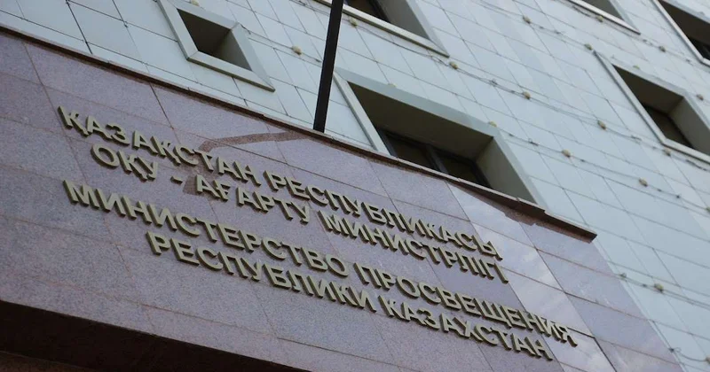 Более 360 казахстанцев стали наставниками для детей сирот