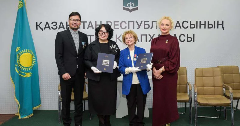 И рампы негасимый свет...