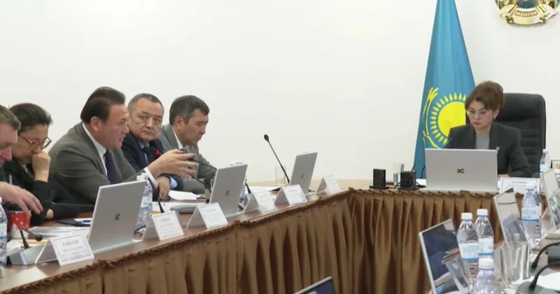 Үшжақты комиссия отырысы: әлеуметтік әріптестік және еңбек қатынастары