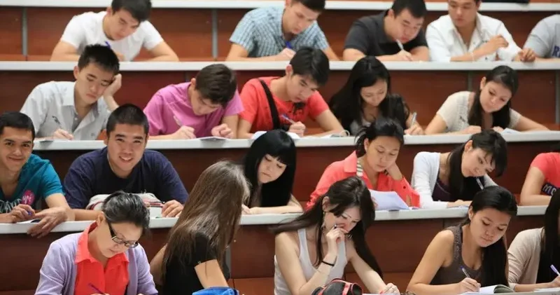 Білім берудің зайырлы сипатын Конституция деңгейінде бекіту ұсынылды