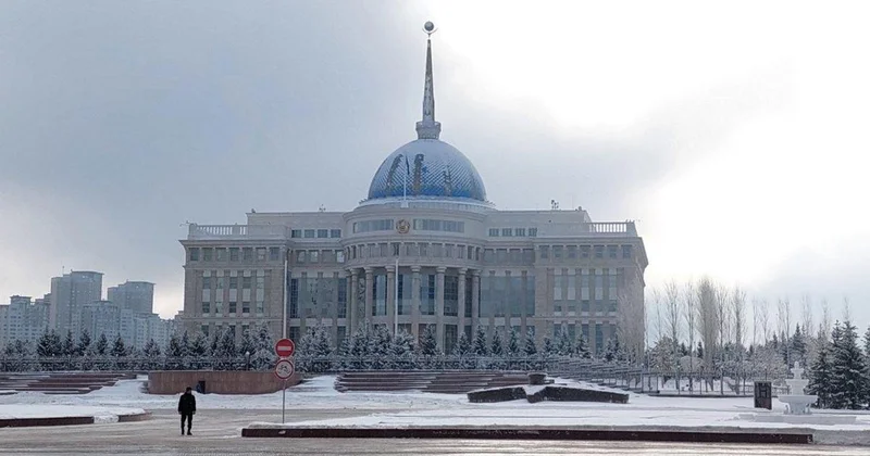 Кто возьмет на себя полномочия президента при его досрочном уходе