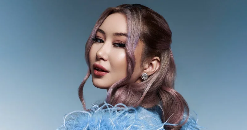 “Көп құпия бар“. Bayansulu мен оның әндерін жазған композитор бір бірін айыптады