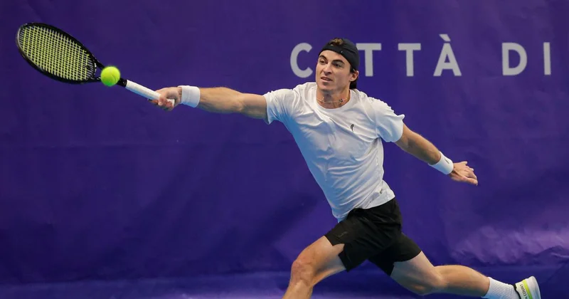 Казахстанский теннисист уступил в первом матче престижного турнира в Марокко