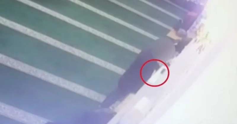 Кража телефона во время молитвы попала на видео в Кокшетау