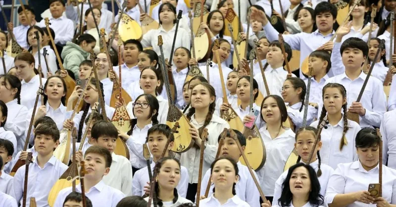 Запрещает ли ислам домбру, ответил эксперт по Шариату