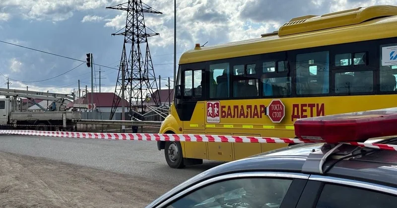Школьный автобус попал в ДТП в ЗКО: есть пострадавшие, в том числе дети