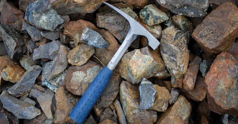 Олжас Бектенов поручил усилить работу по внедрению отечественных технологий в геологоразведке