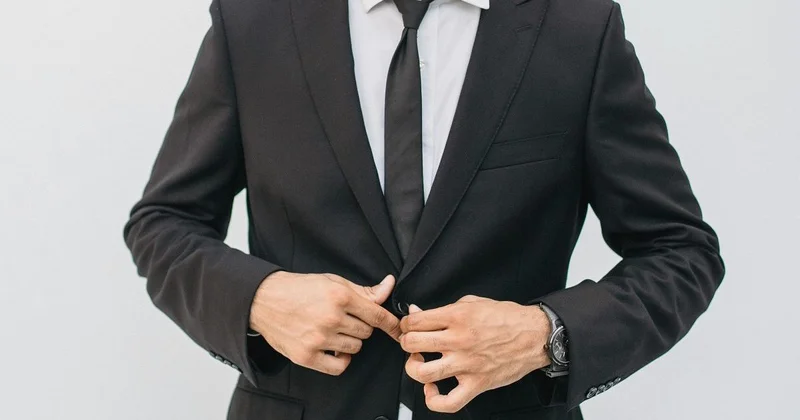 Сотни сотрудников с зарплатой более 760 тыс. тенге попали под сокращение в Самрук Қазына