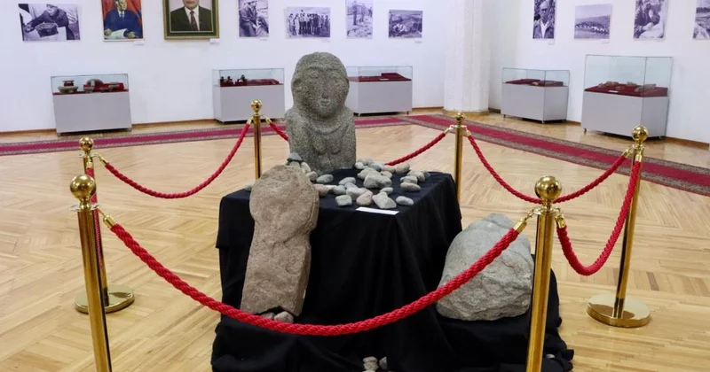 Уникальные археологические артефакты представили на выставке в Алматы