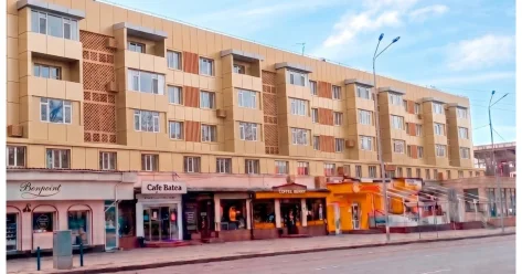 Мы против морковного дома : жители Алматы возмутились реновацией фасадов на улице Сатпаева