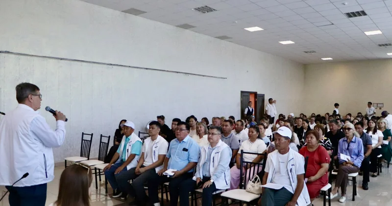 Әділет партиясының үгіт керуені Ұзынкөл ауданында ауылдағы кәсіпкерлермен кездесті