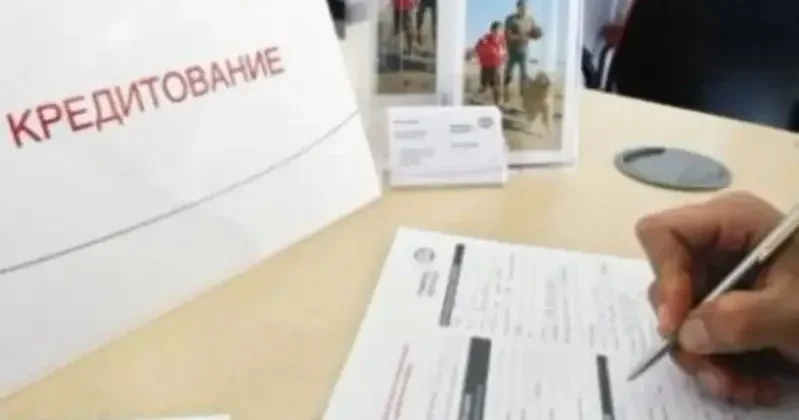 Банктерден несие алып, 16 млн теңгеден аса қарызға батқан мұғалім сотқа жүгінді