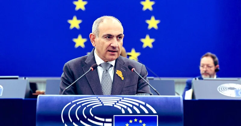 Пашинян екі жылдан кейін Лукашенконың ешкімге керек емес армяндар туралы сөзіне жауап берді