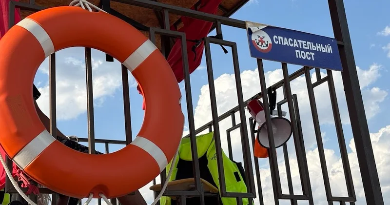 В Актау катер столкнулся со скалой, есть погибшие