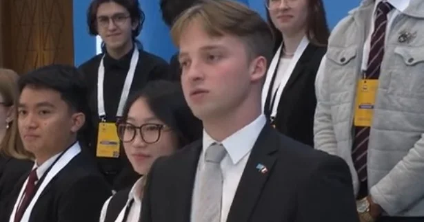 Алматыда оқитын франциялық студент Президентке қазақ тілін үйреніп жүргенін айтты