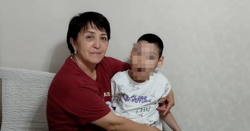 Хочу, чтобы сын научился ходить : казахстанка просит помочь со сбором на реабилитацию сына