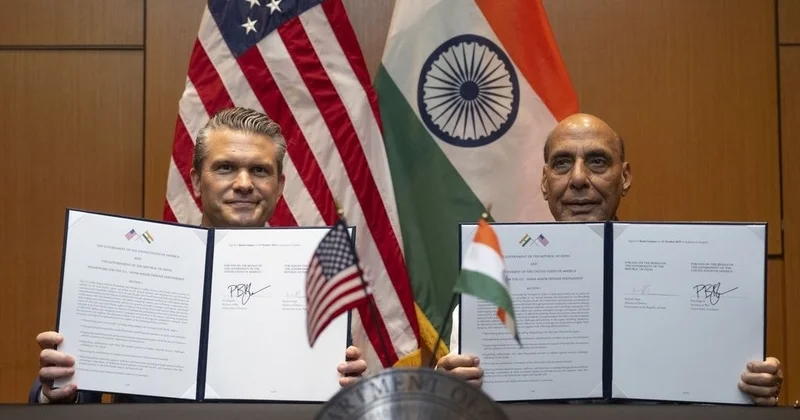 АҚШ пен Үндістан 10 жылдық қорғаныс пактіне қол қойды