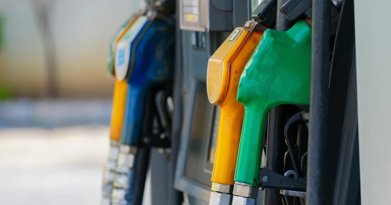 Мәжіліс депутаты: Бензин тапшылығы тығырығынан шағын мұнай өңдеу зауыттары шығара алады