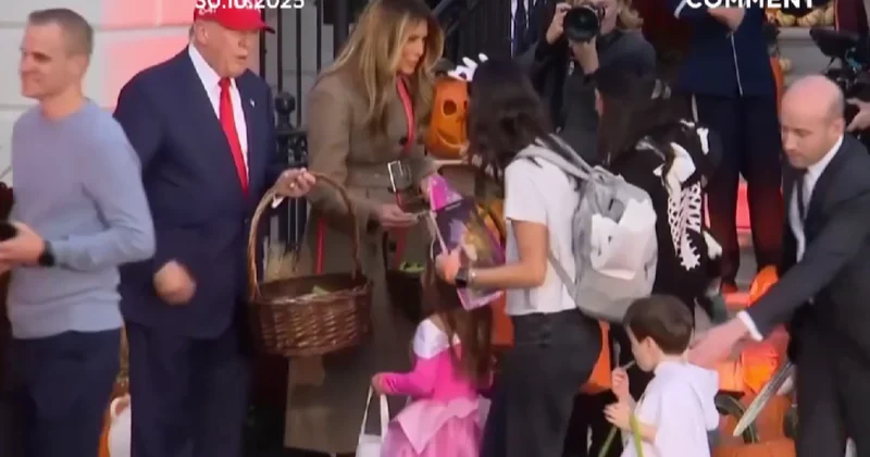 Хэллоуин в Белом доме: Трамп и первая леди раздавали детям конфеты
