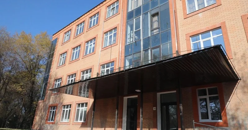 Заместитель акима Алматы Абзал Нукенов проверил ход строительства студенческих общежитий