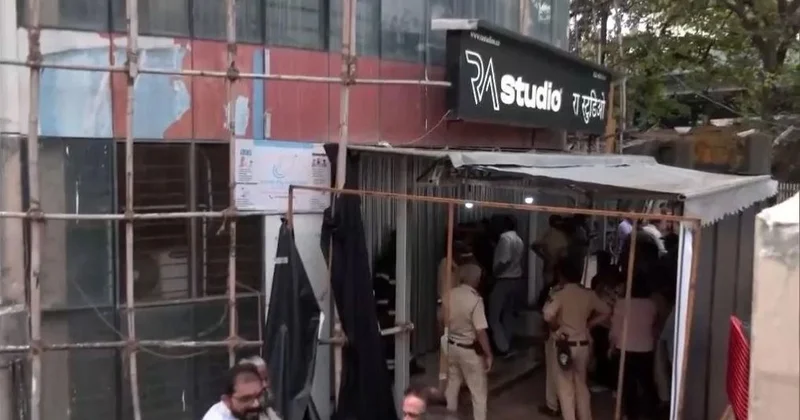 Мумбай полициясы актерлік мектепте кепілге алынған 17 баланы құтқарды