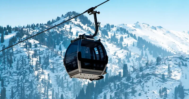 На двух канатных дорогах в горах Алматы продлили профилактические работы