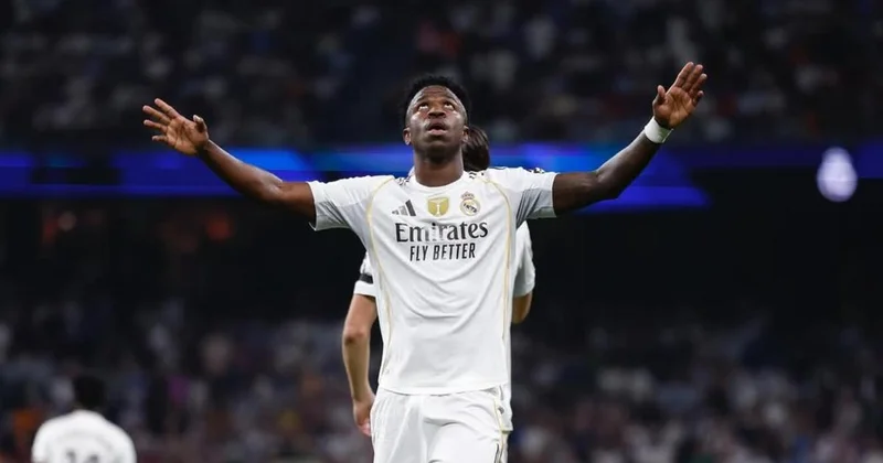 Винисиус извинился перед тренером Реала за истерику