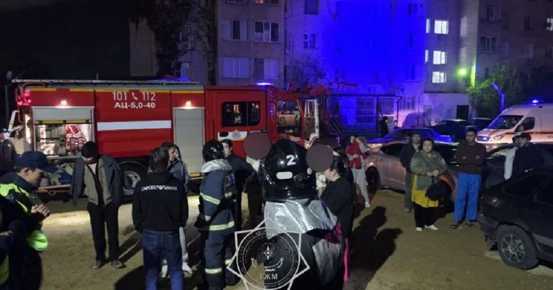 Спасатели эвакуировали 70 человек в Актау из за двух пожаров (фото)