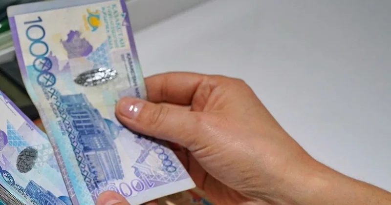 10 тыс. тенге за 20 минут: могут ли казахстанцев штрафовать за опоздание на работу