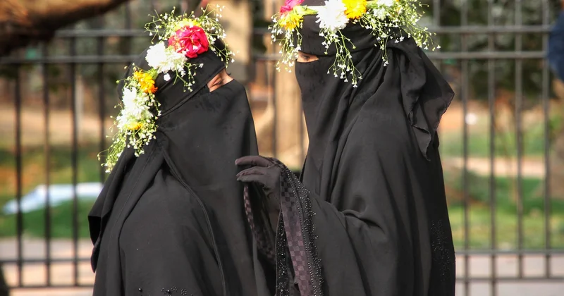 Штрафы за самокаты, одежду с закрытым лицом и контент: что изменилось в Казахстане