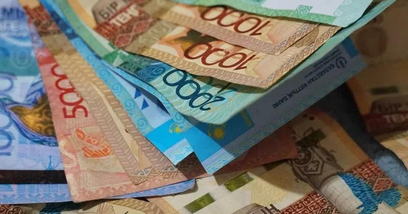 Компания казахстанского олигарха раздала акционерам более сотни миллиардов тенге