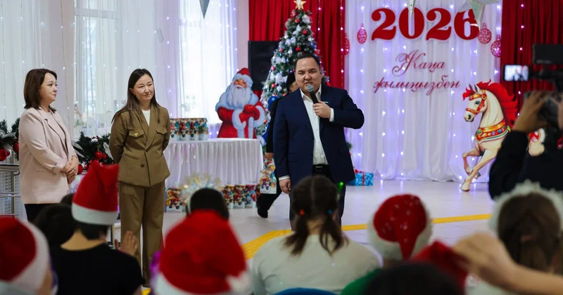 “Арман ағашы”: Партия AMANAT провела новогоднюю акцию для детей