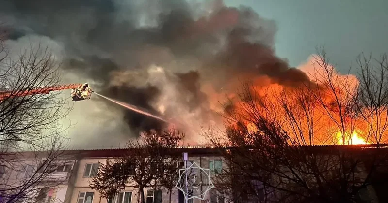 100 жильцов дома в Таразе эвакуировали из за пожара