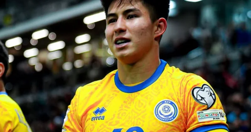 Дастан Сатпаев заинтриговал поклонников фото с девушкой